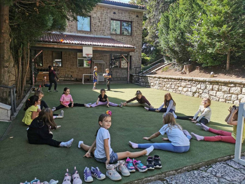 IMG-16ffdc42a5c668fd2c6bd17ea643cdb2-V